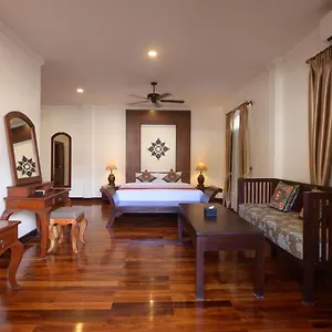 3* Hotel Lux